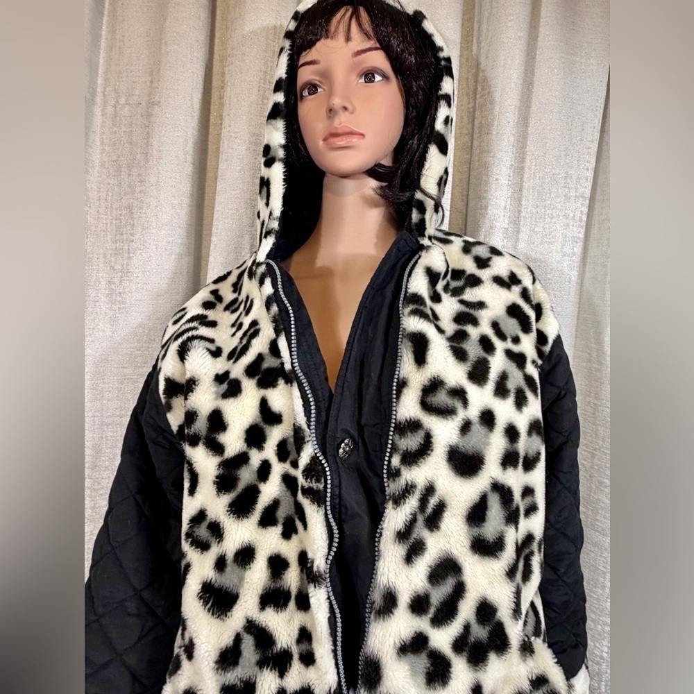 Black & White Leopard Faux Fur Hoodie Jacket (No Brand, Unisex Fit) - Picture 3 of 9